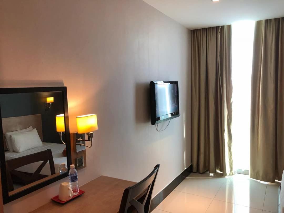 The Room Hotel Miri Rom bilde