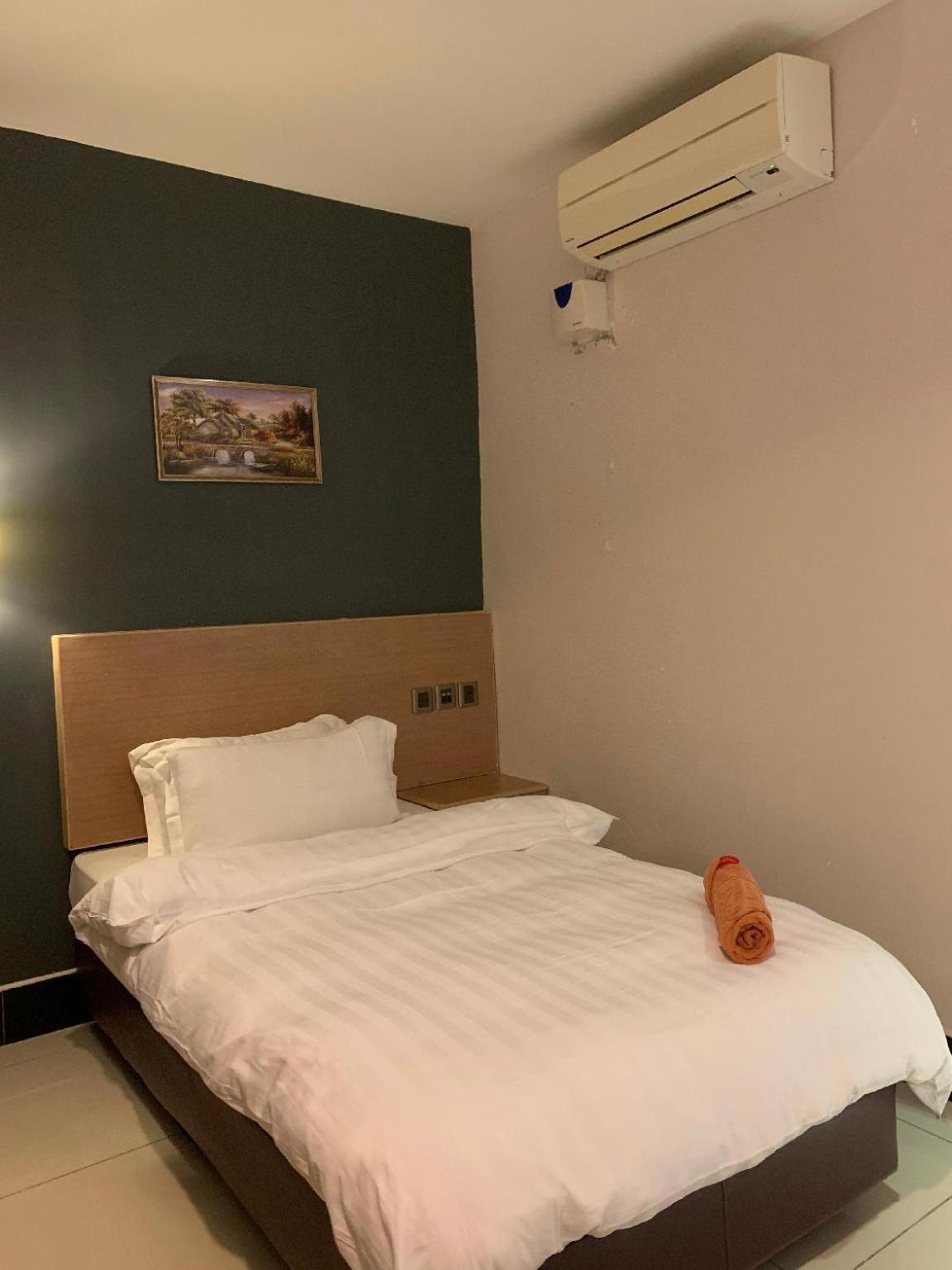 The Room Hotel Miri Rom bilde