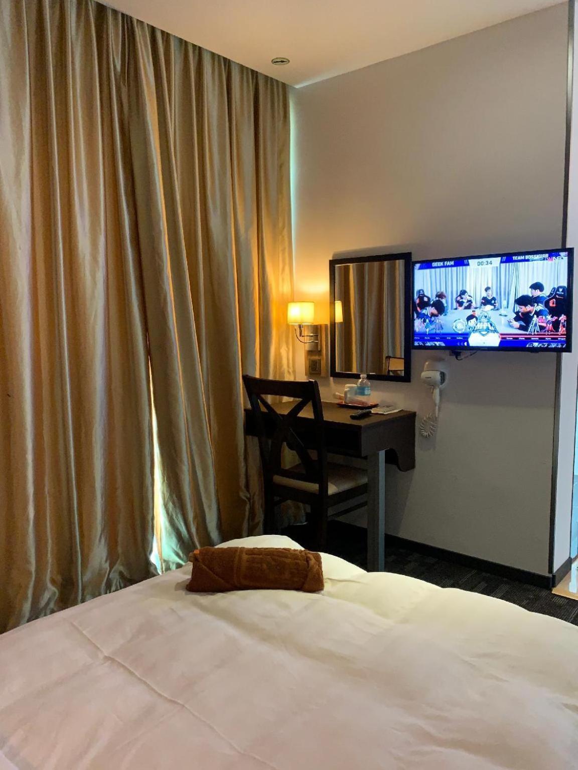 The Room Hotel Miri Rom bilde